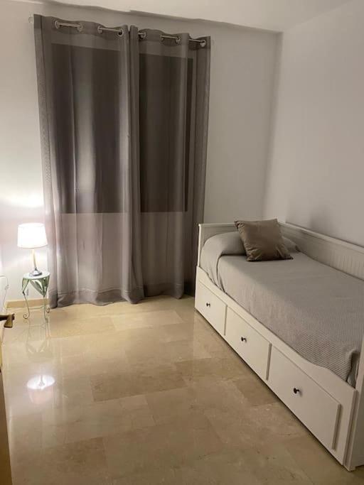 Central Estepona 3 Bed Apt With Pool And Parking Exteriér fotografie