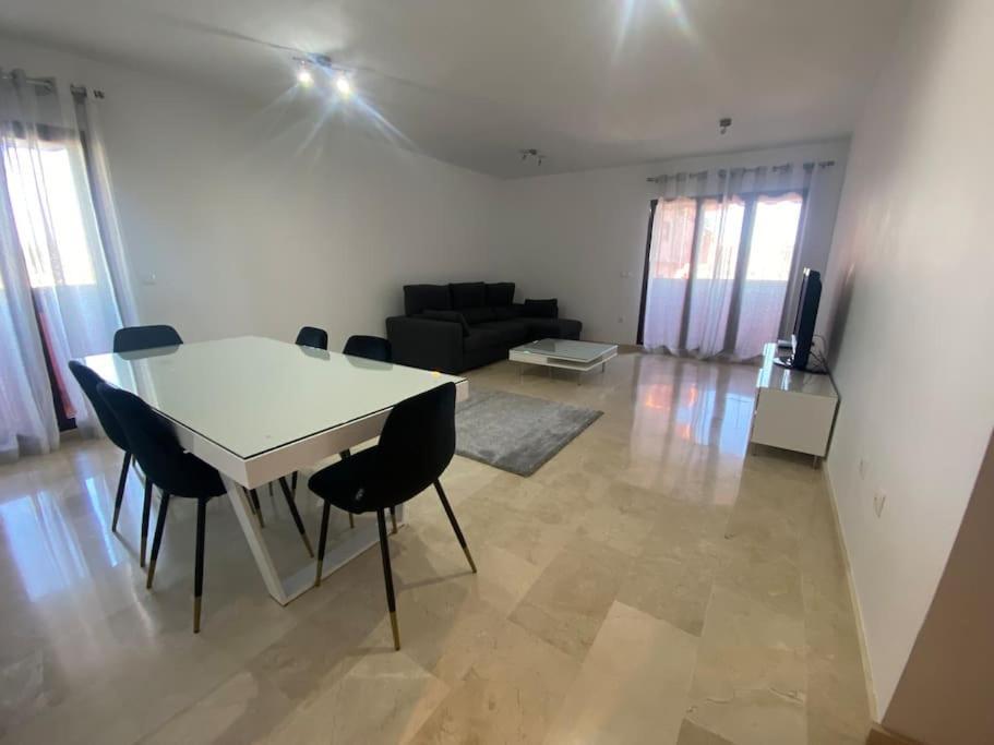Central Estepona 3 Bed Apt With Pool And Parking Exteriér fotografie